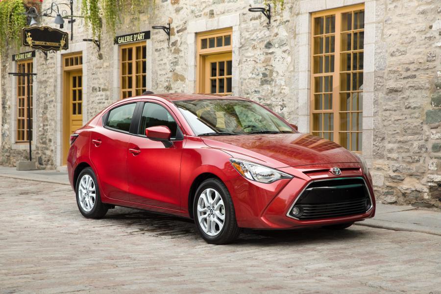  Toyota Yaris Sedan 2016 года  (CA) (фото 5 из 29)